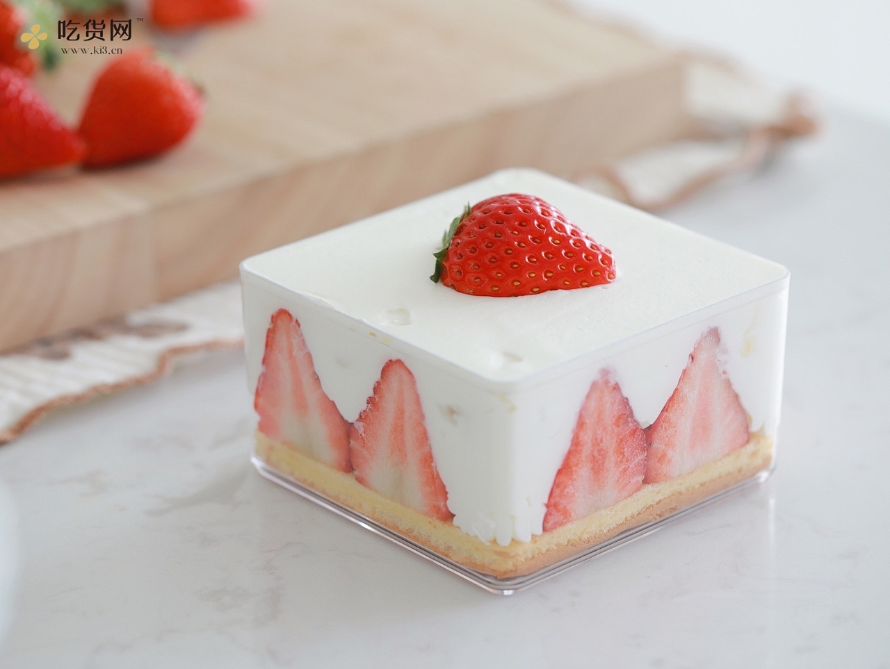 冬日限定甜品?草莓盒子蛋糕&草莓鲜牛乳的做法 步骤18
